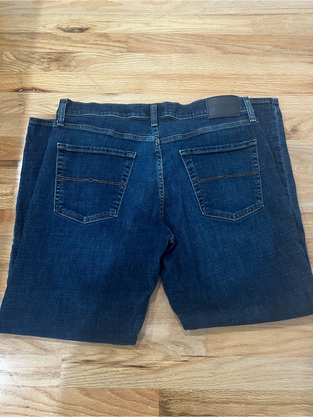 Lucky brand Men's Dark Blue Denim Jeans - Classic Straight Fit